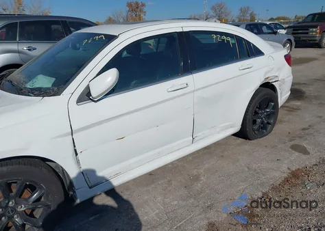 2014 Chrysler 200 Limited z USA, uszkodzony, nr VIN 1C3CCBCG2EN180119